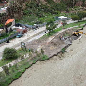 Cochabamba: Desborde del río Azirumarca causa estragos en Monte Canto
