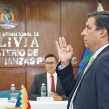 Carlos Jáuregui toma el mando de UIF en contexto crítico para Bolivia