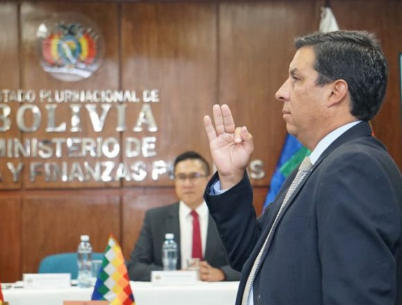 Carlos Jáuregui toma el mando de UIF en contexto crítico para Bolivia
